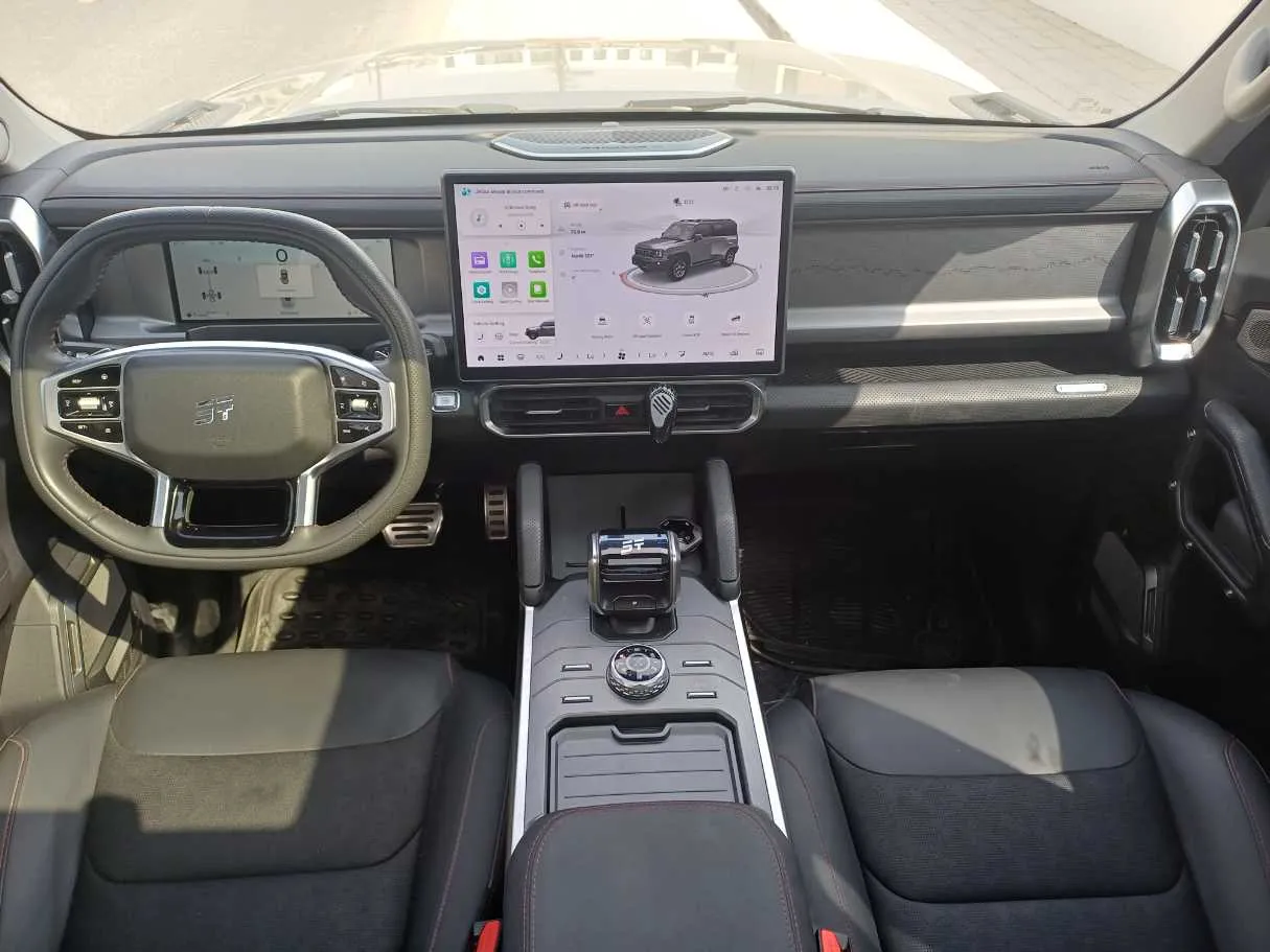 Car image 15