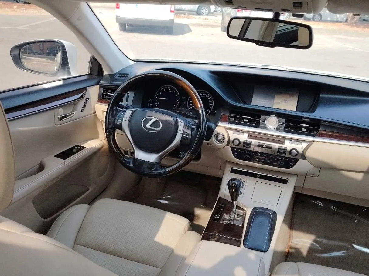 Car image 20