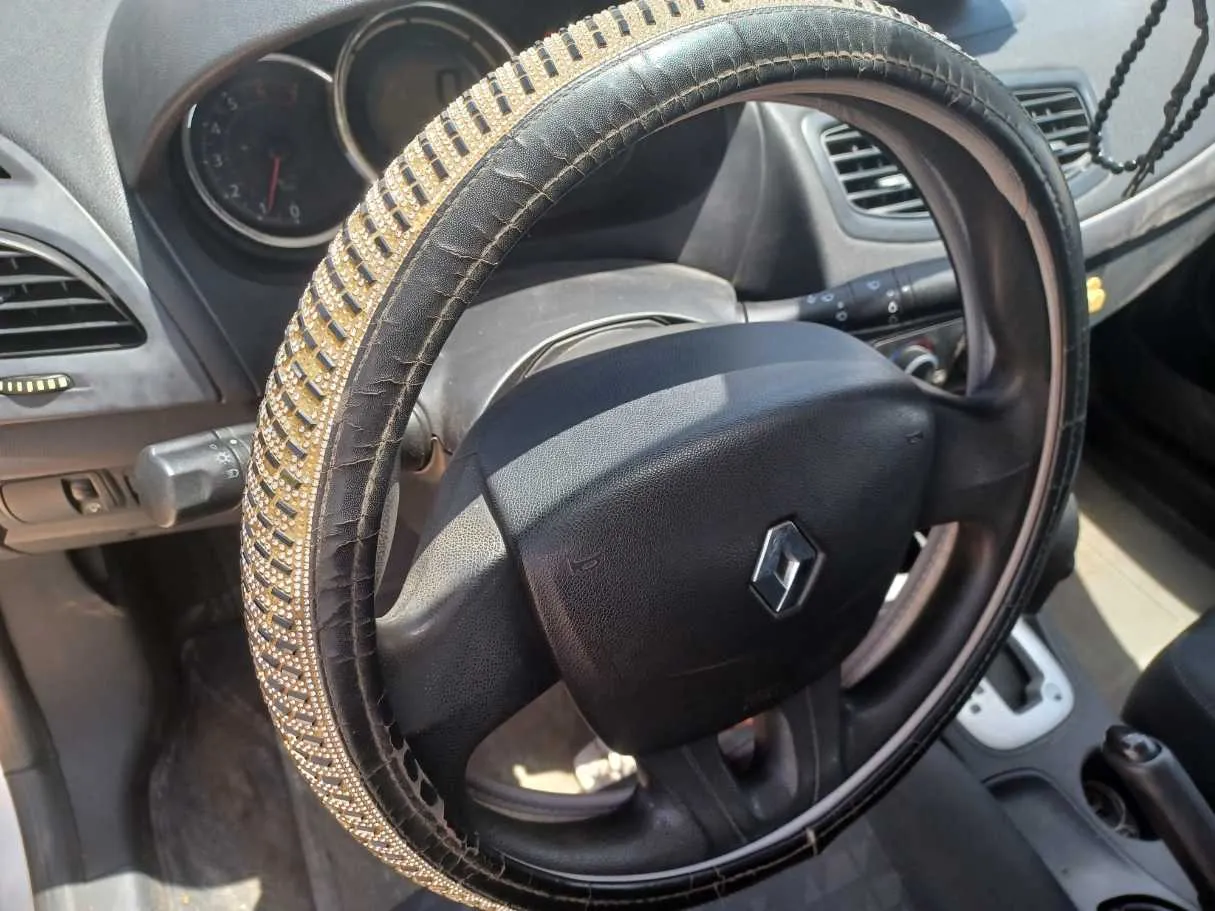 Car image 17