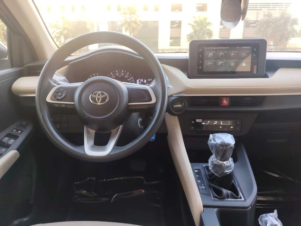 Car image 18