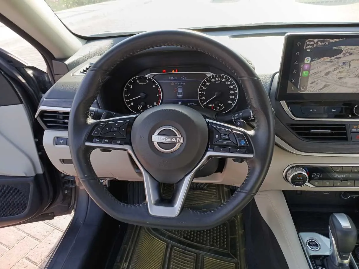 Car image 17