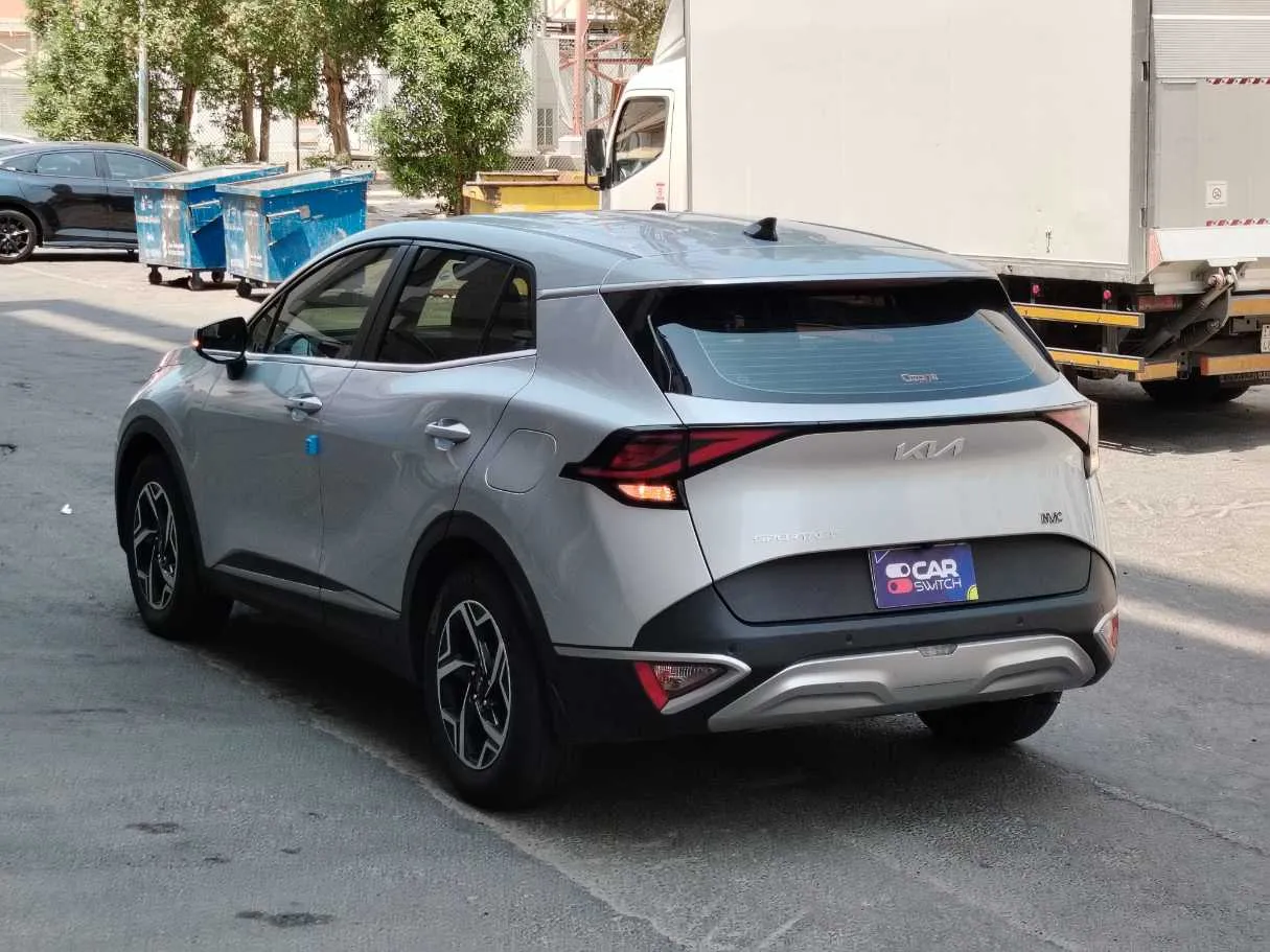 Car image 7