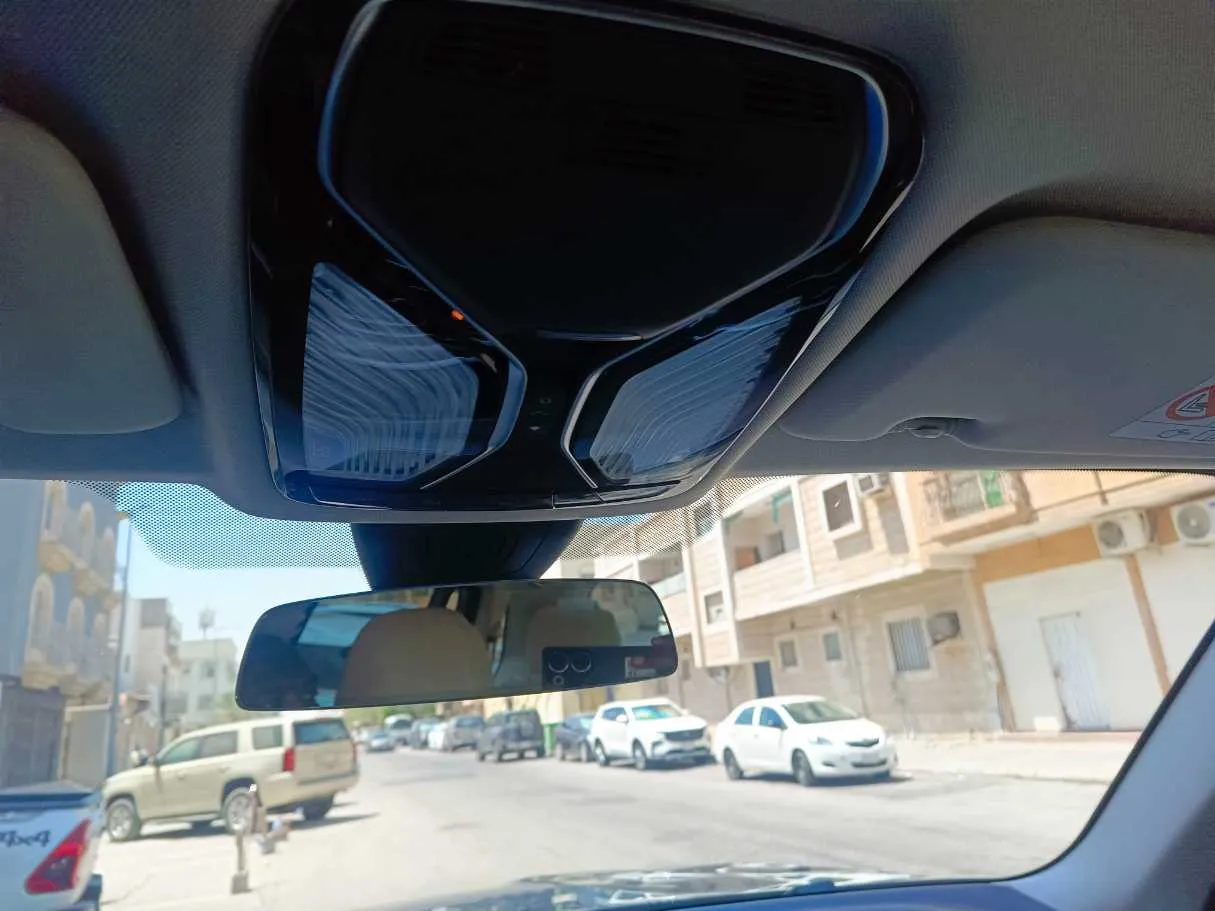 Car image 36