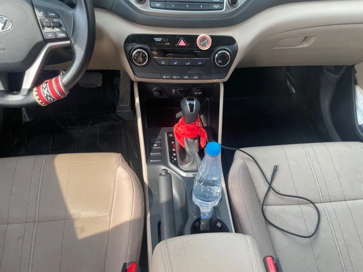 Car image 18