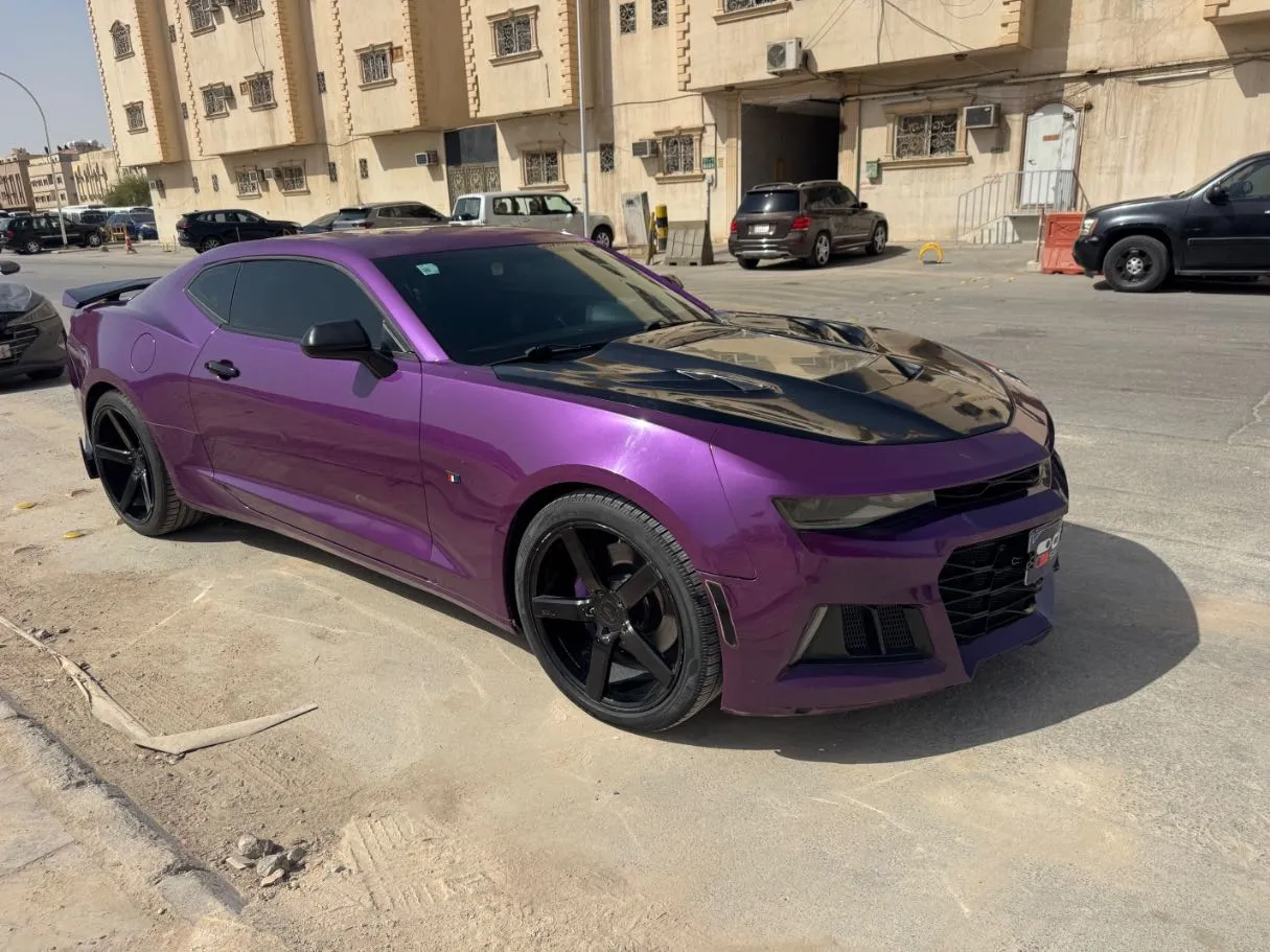 Car image 3