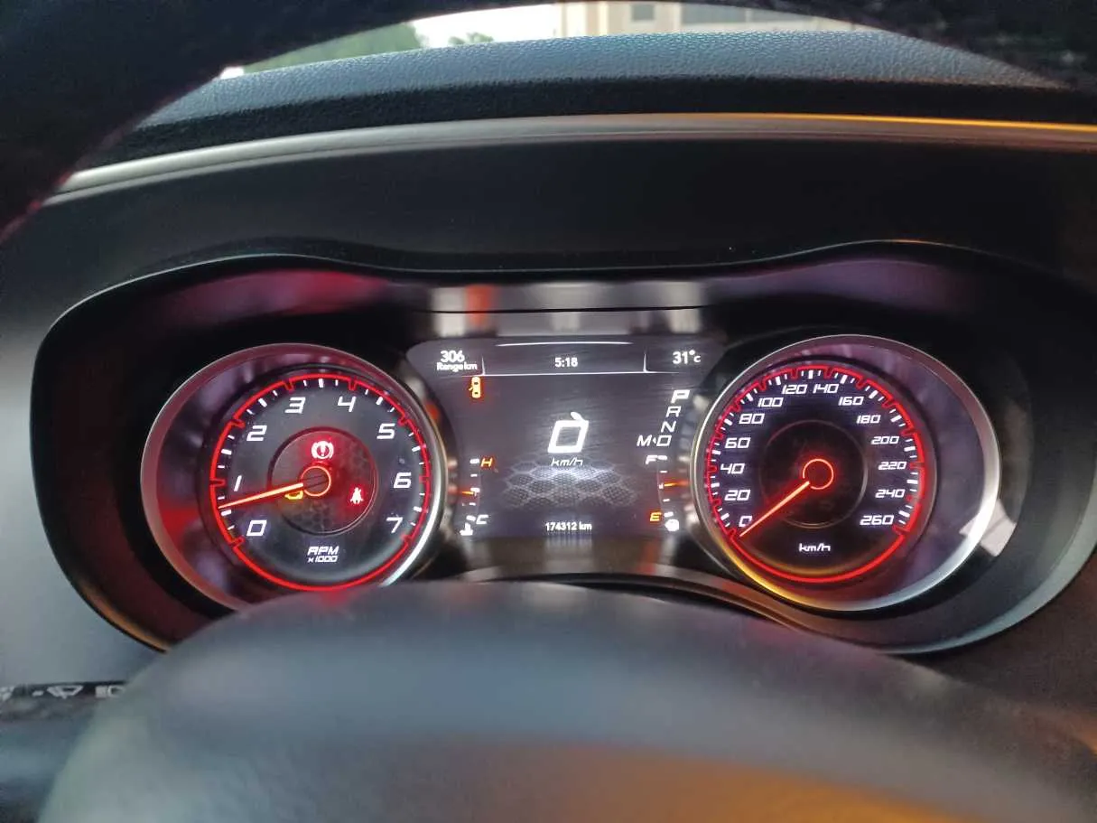 Car image 16