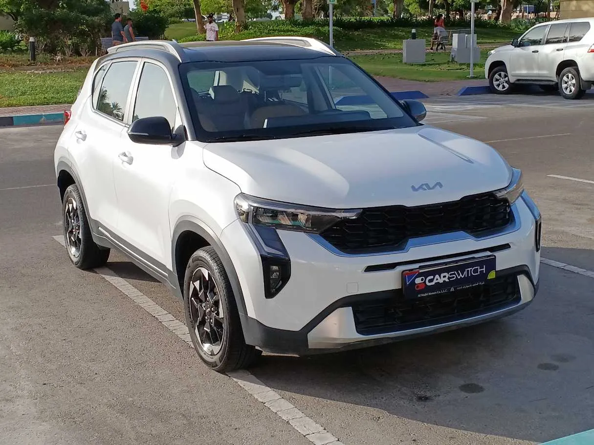 Car image 3