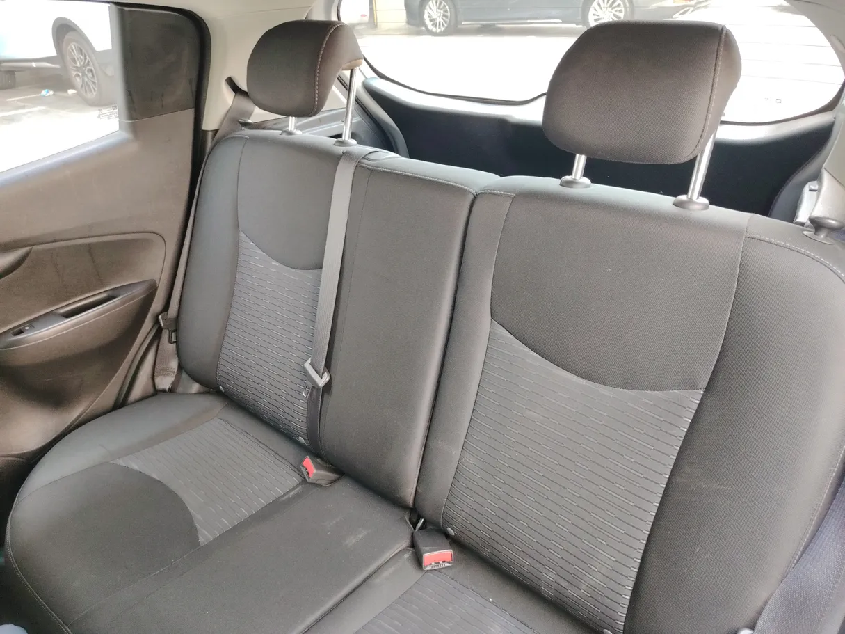 Car image 16