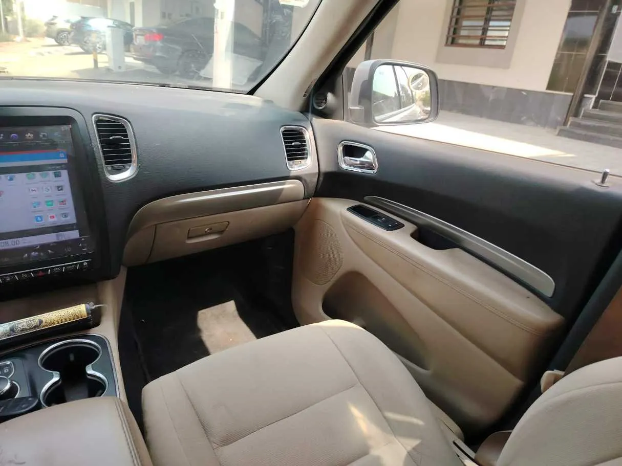 Car image 26
