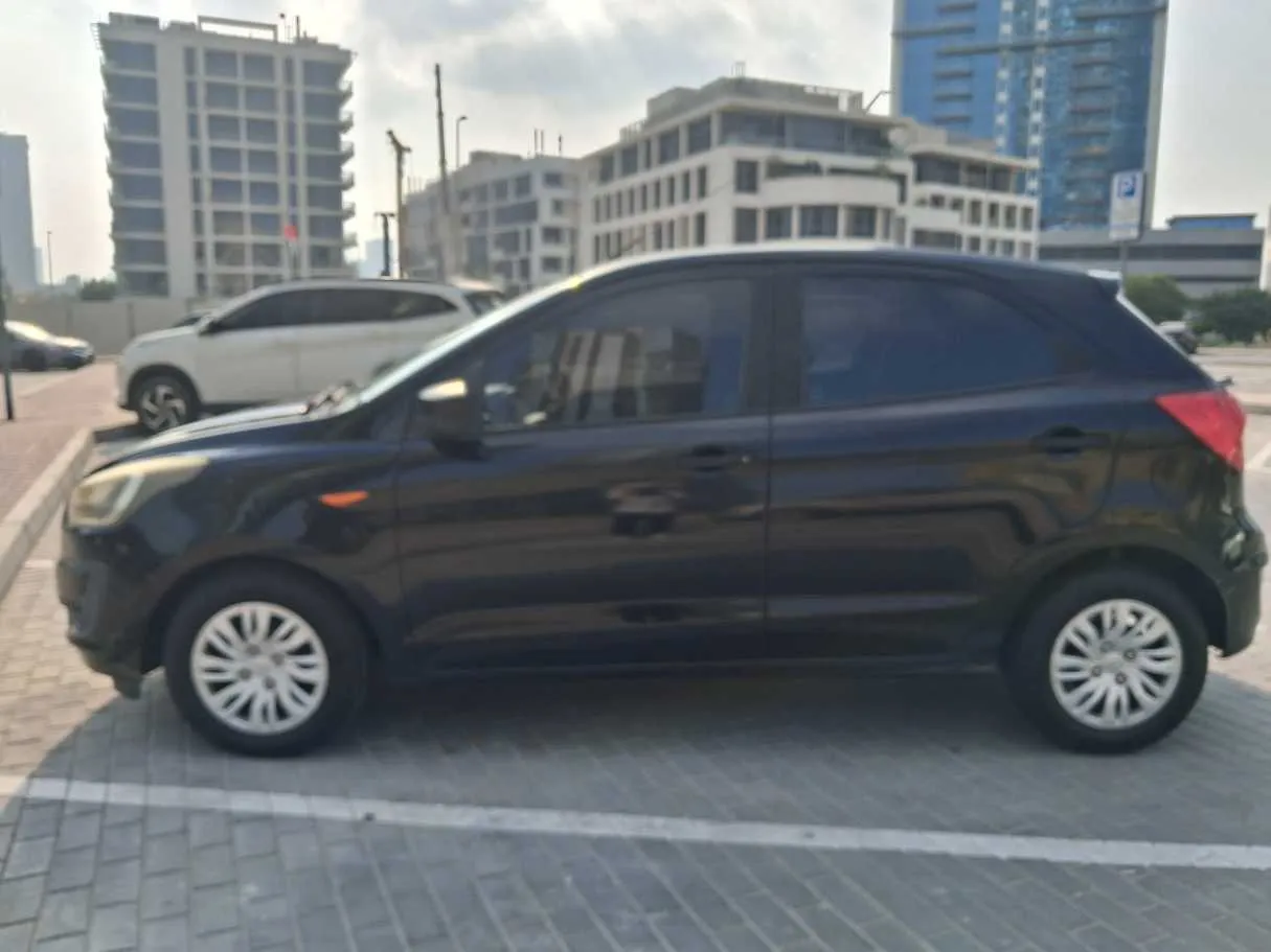 Car image 8