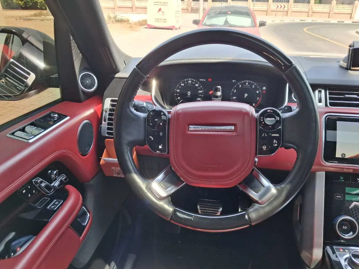 Car image 18