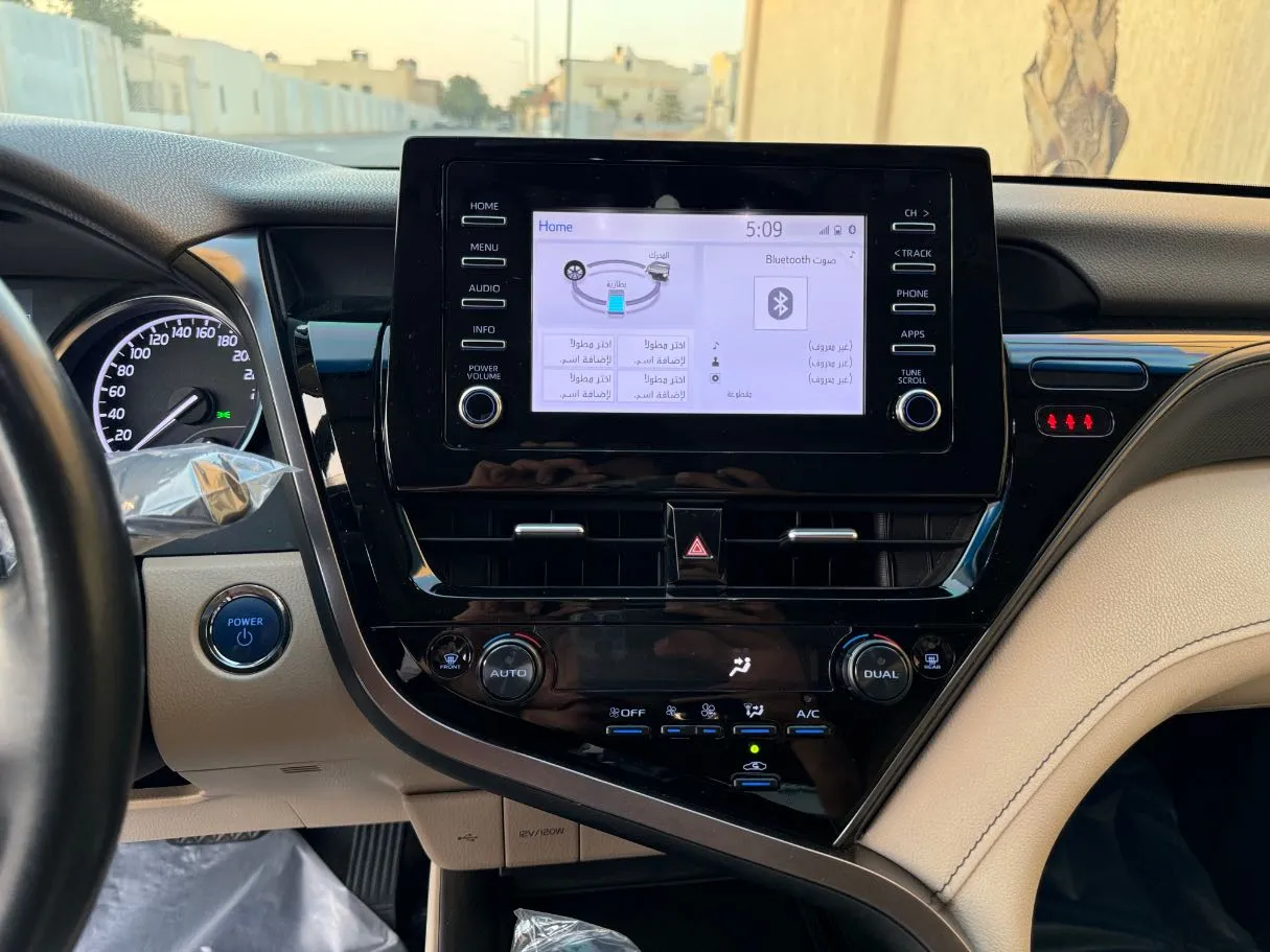Car image 18
