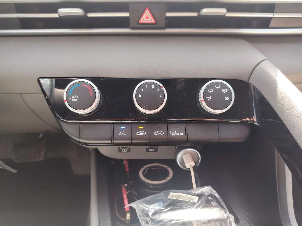 Car image 20