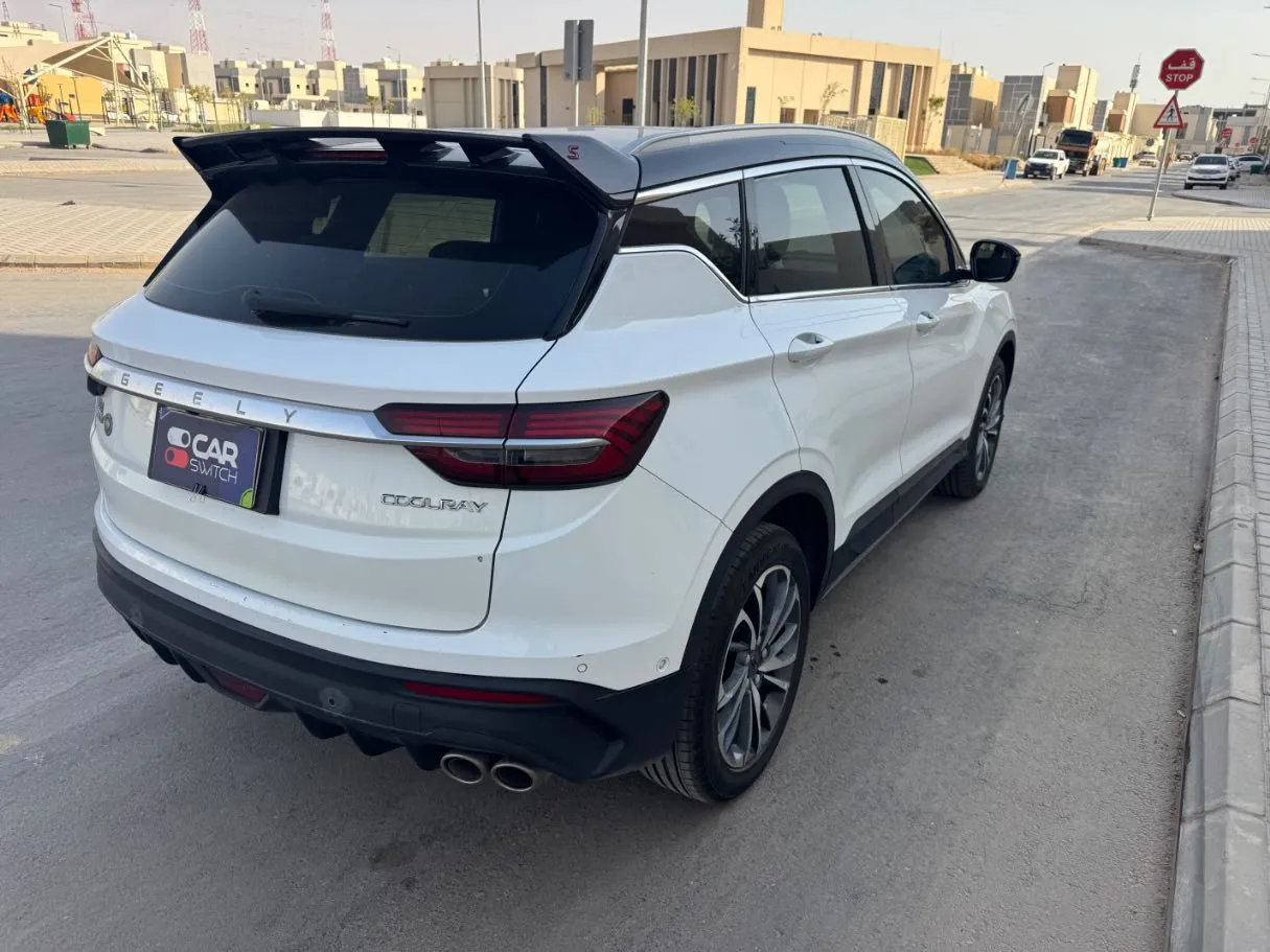 Car image 5