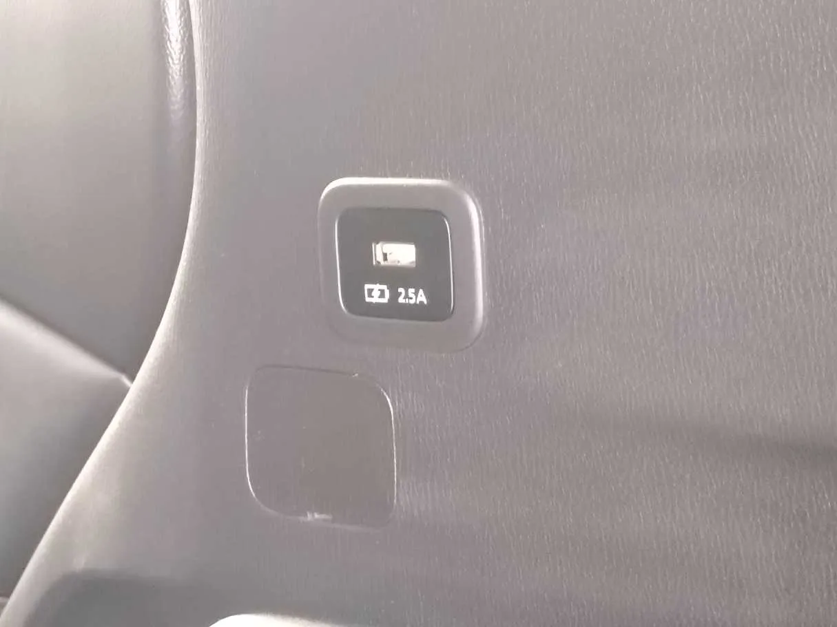 Car image 34