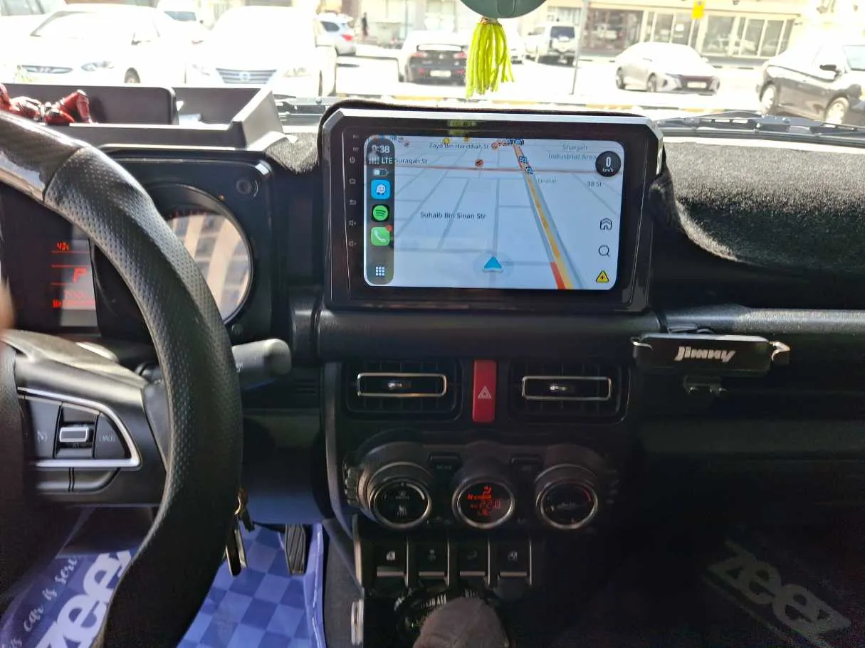 Car image 16