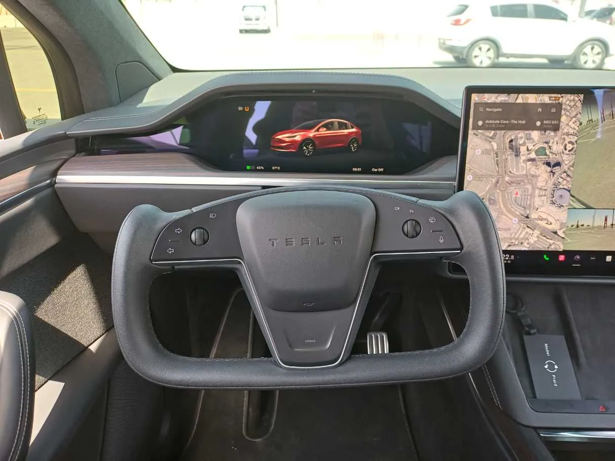 Car image 13