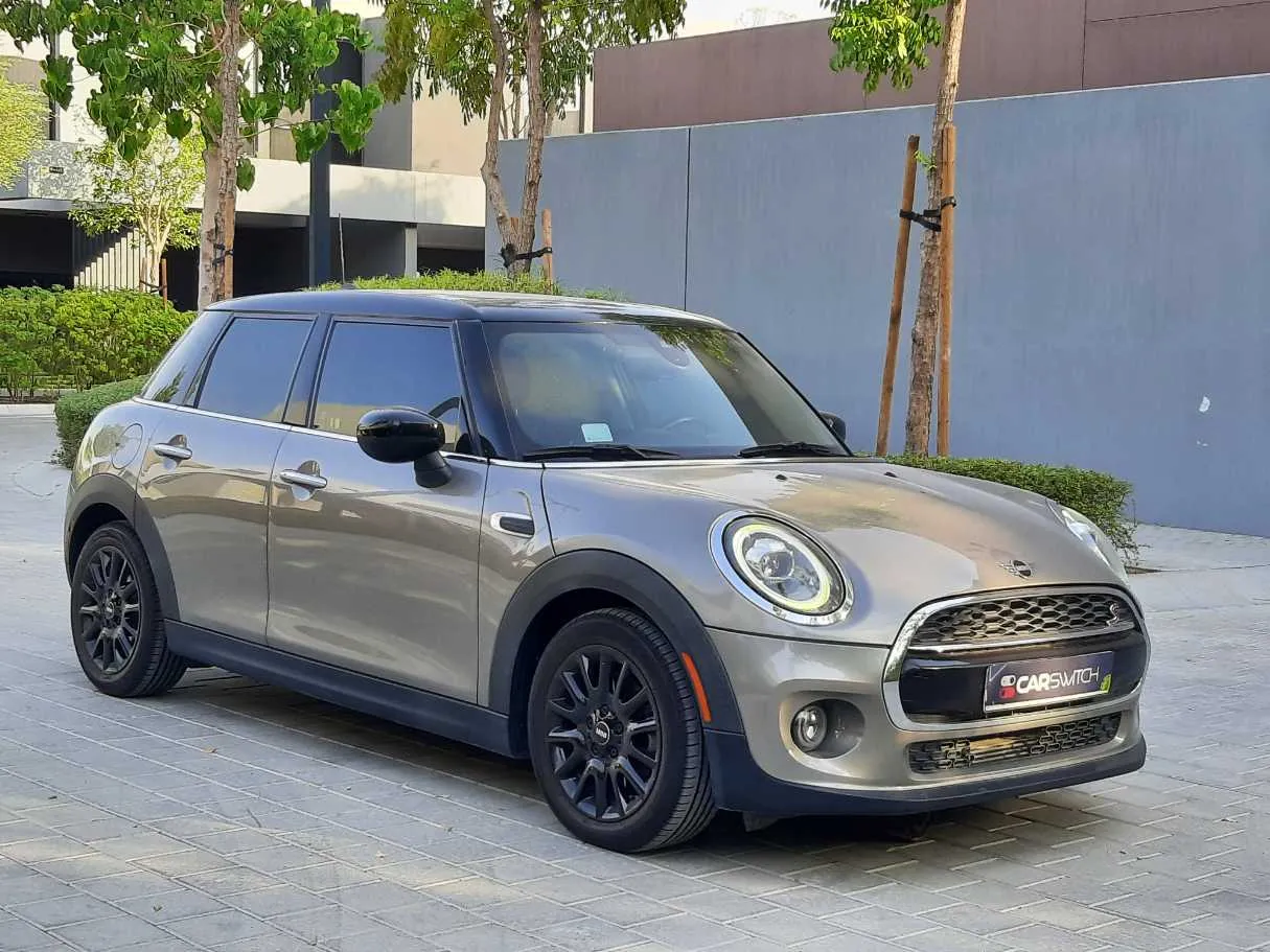 Car image 3