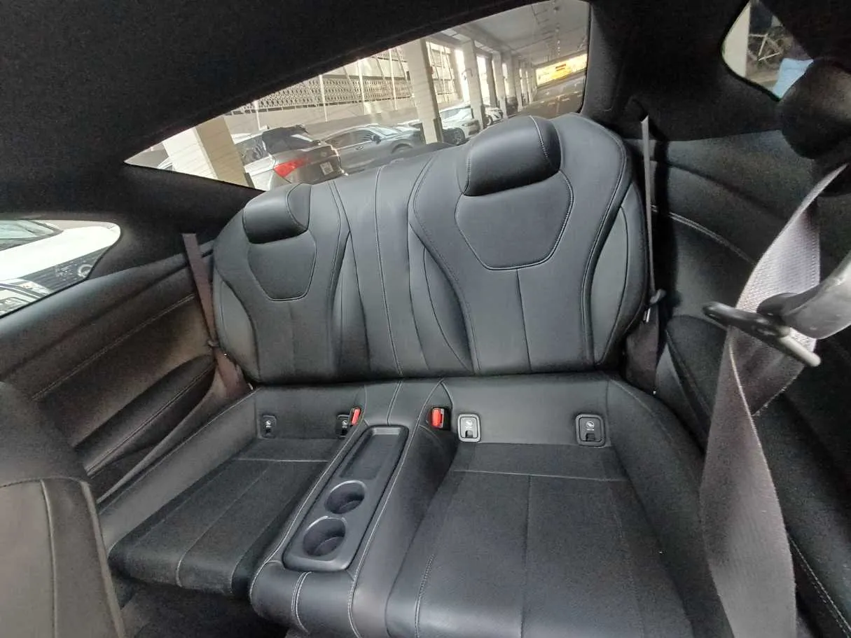 Car image 16