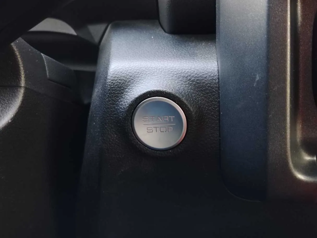 Car image 34