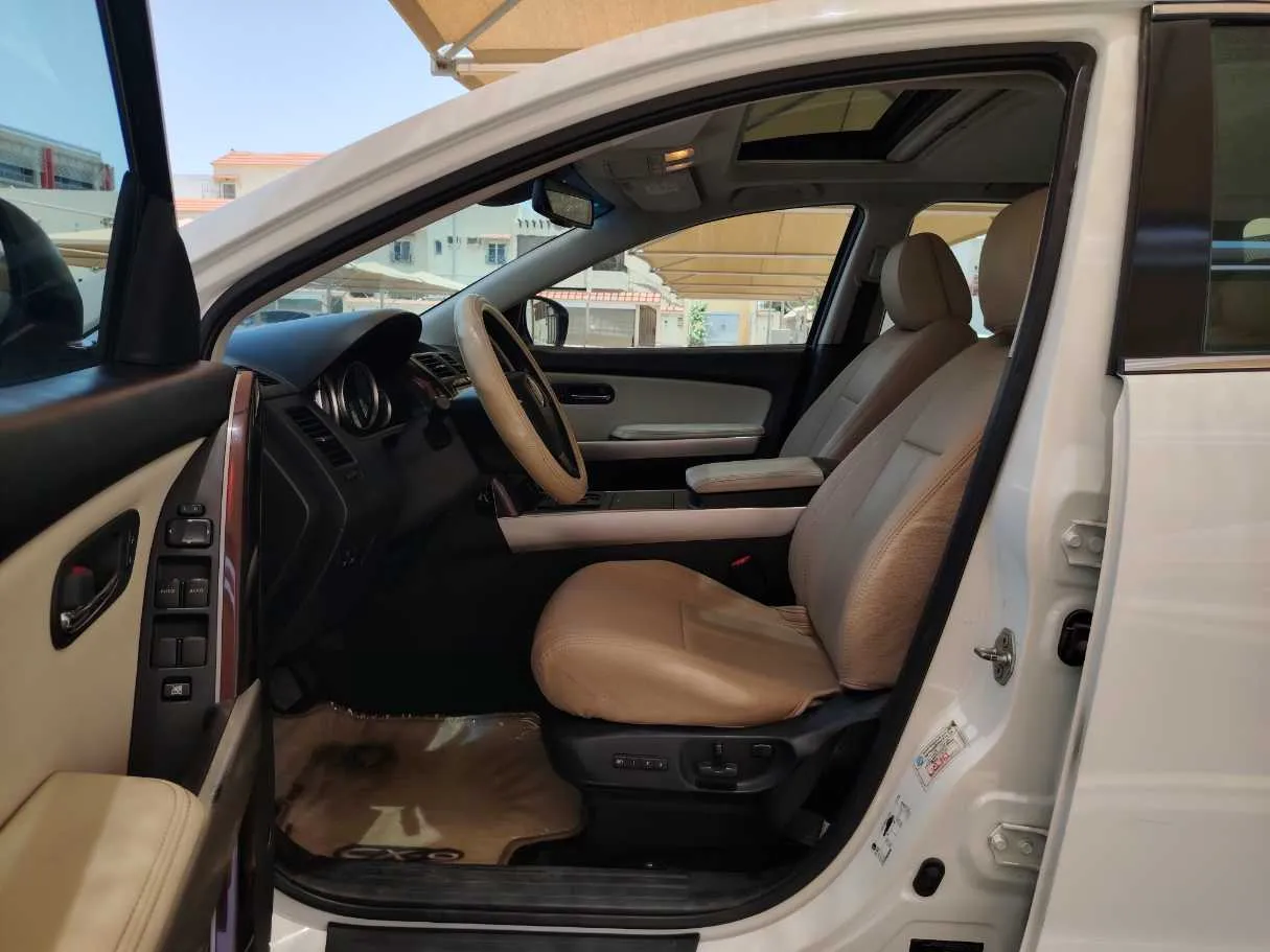 Car image 11