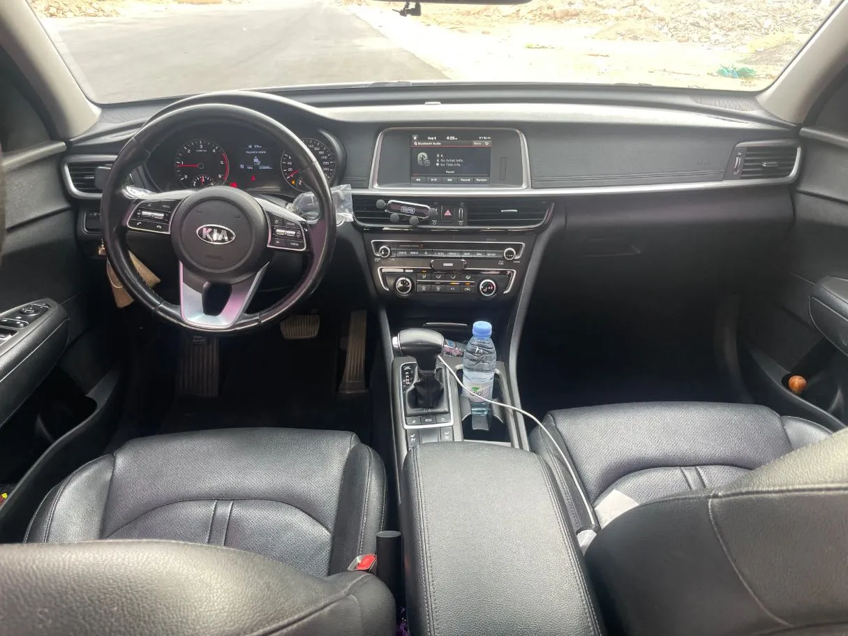 Car image 17