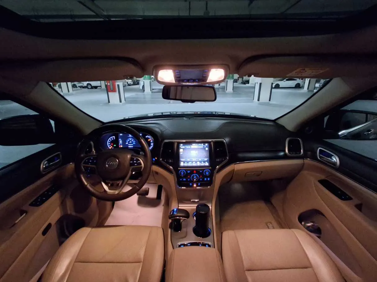 Car image 20