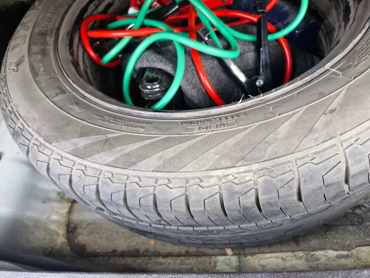 Car image 23