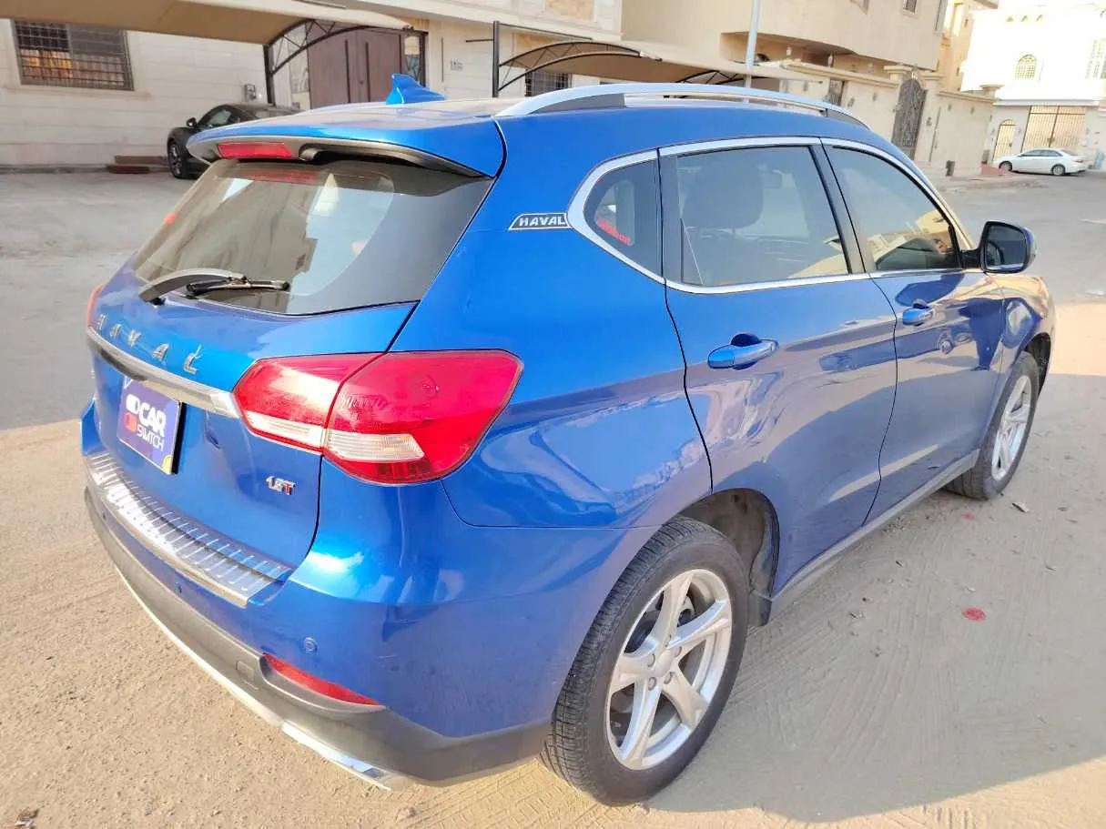Car image 5