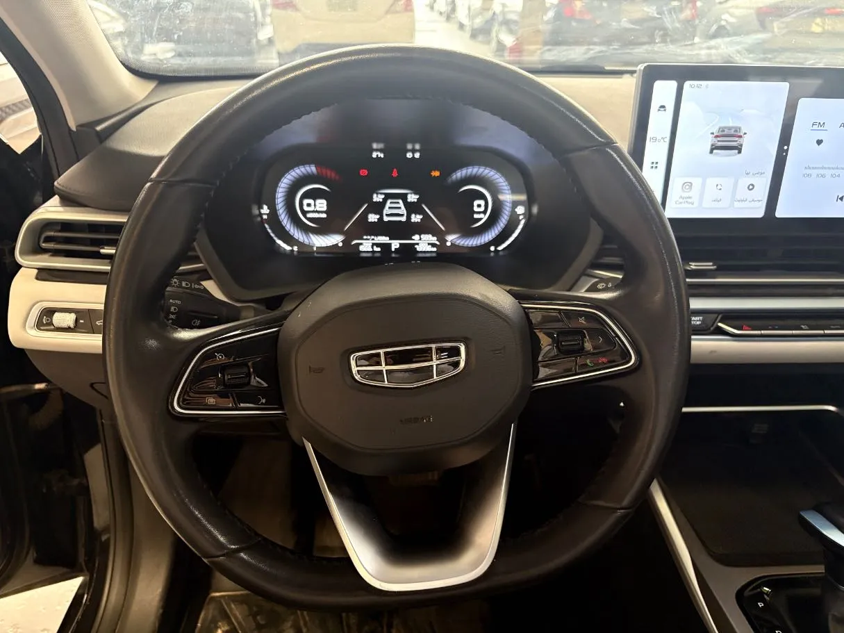 Car image 13