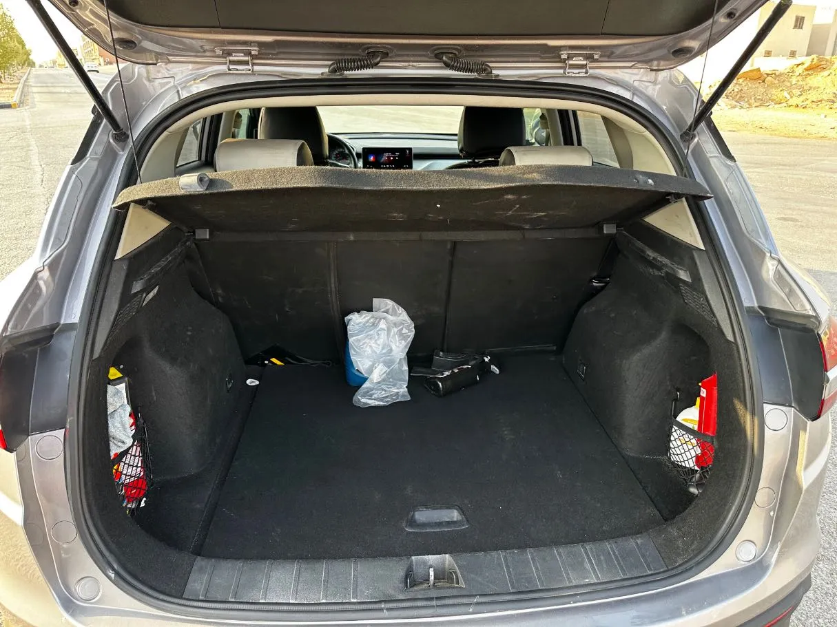 Car image 21