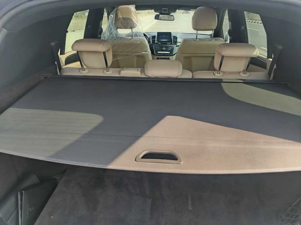 Car image 28