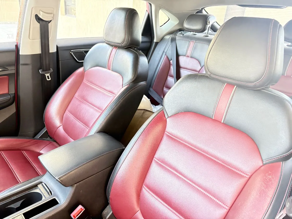 Car image 13