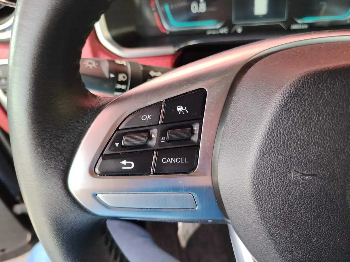 Car image 37