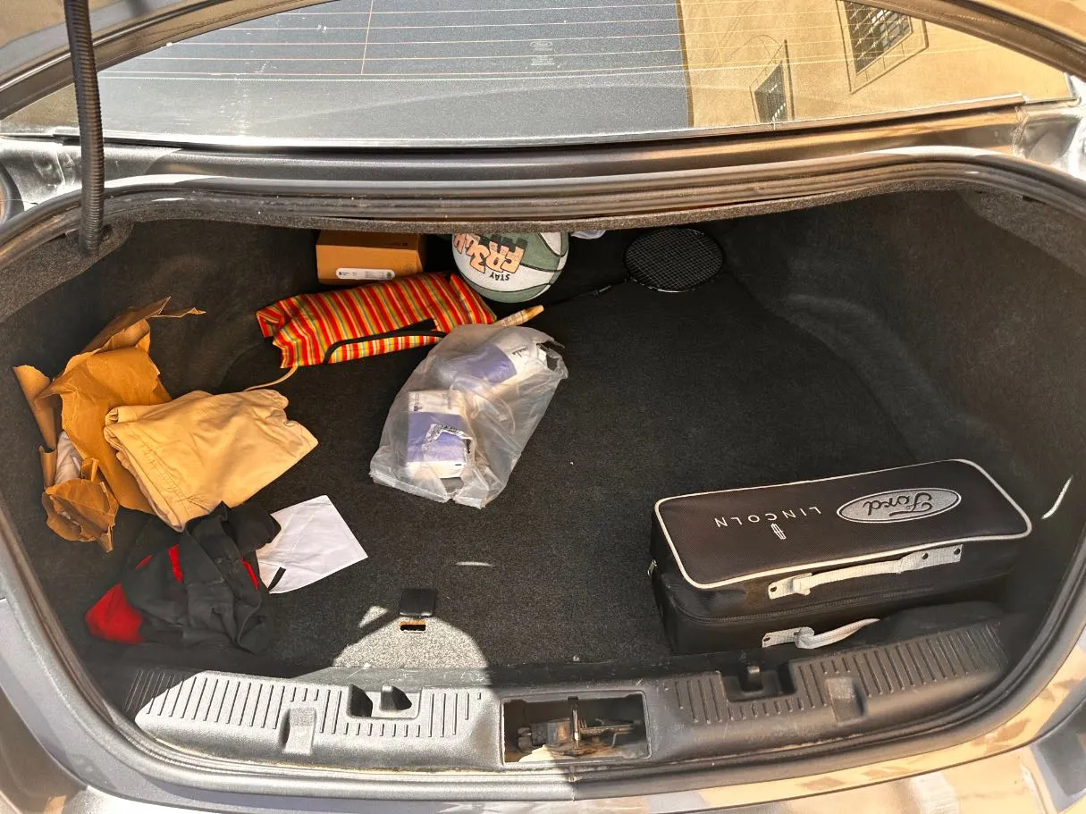 Car image 21