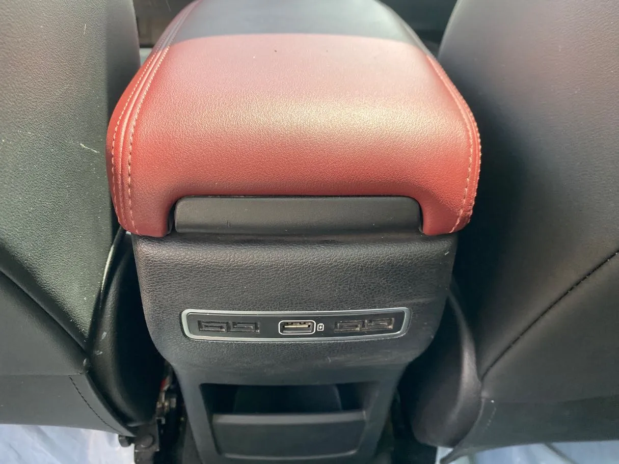Car image 24