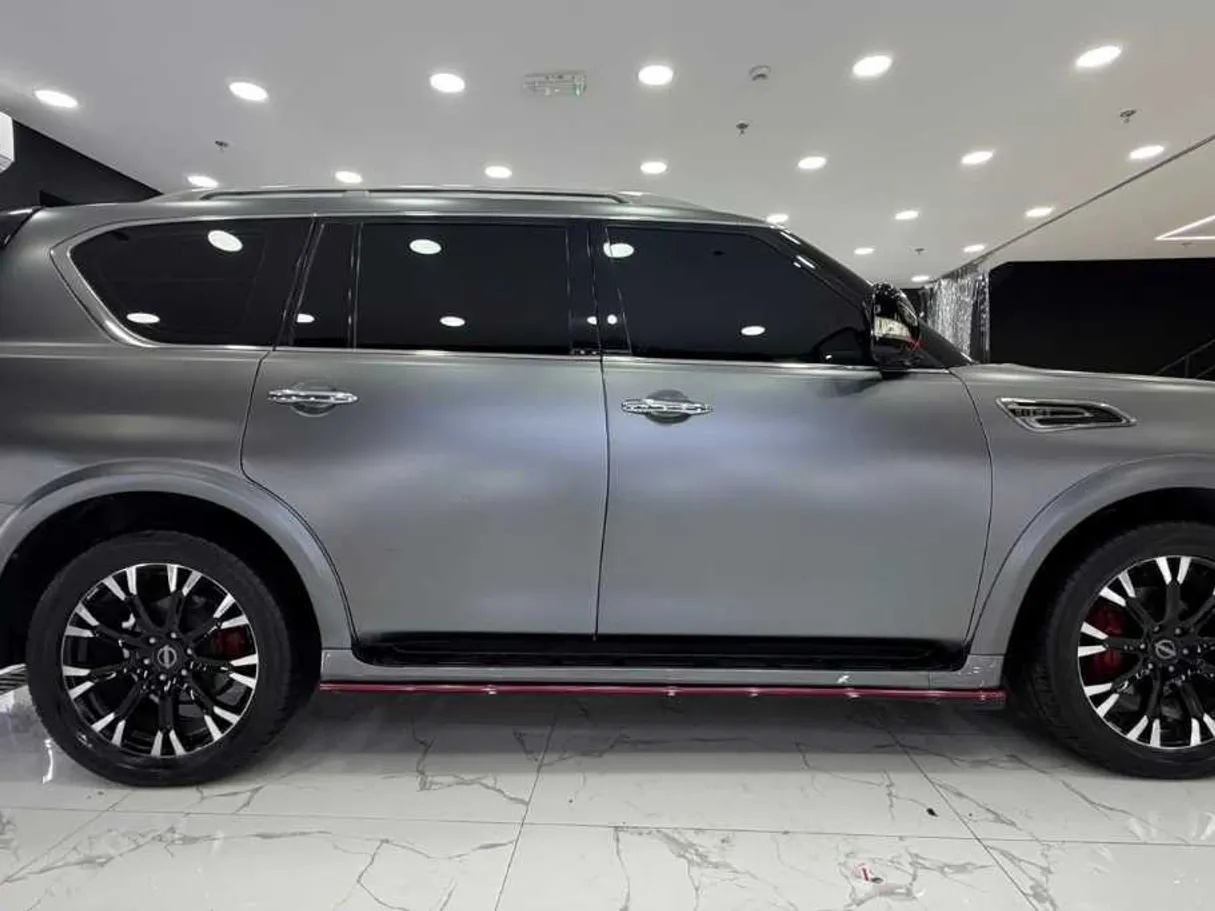 Car image 4