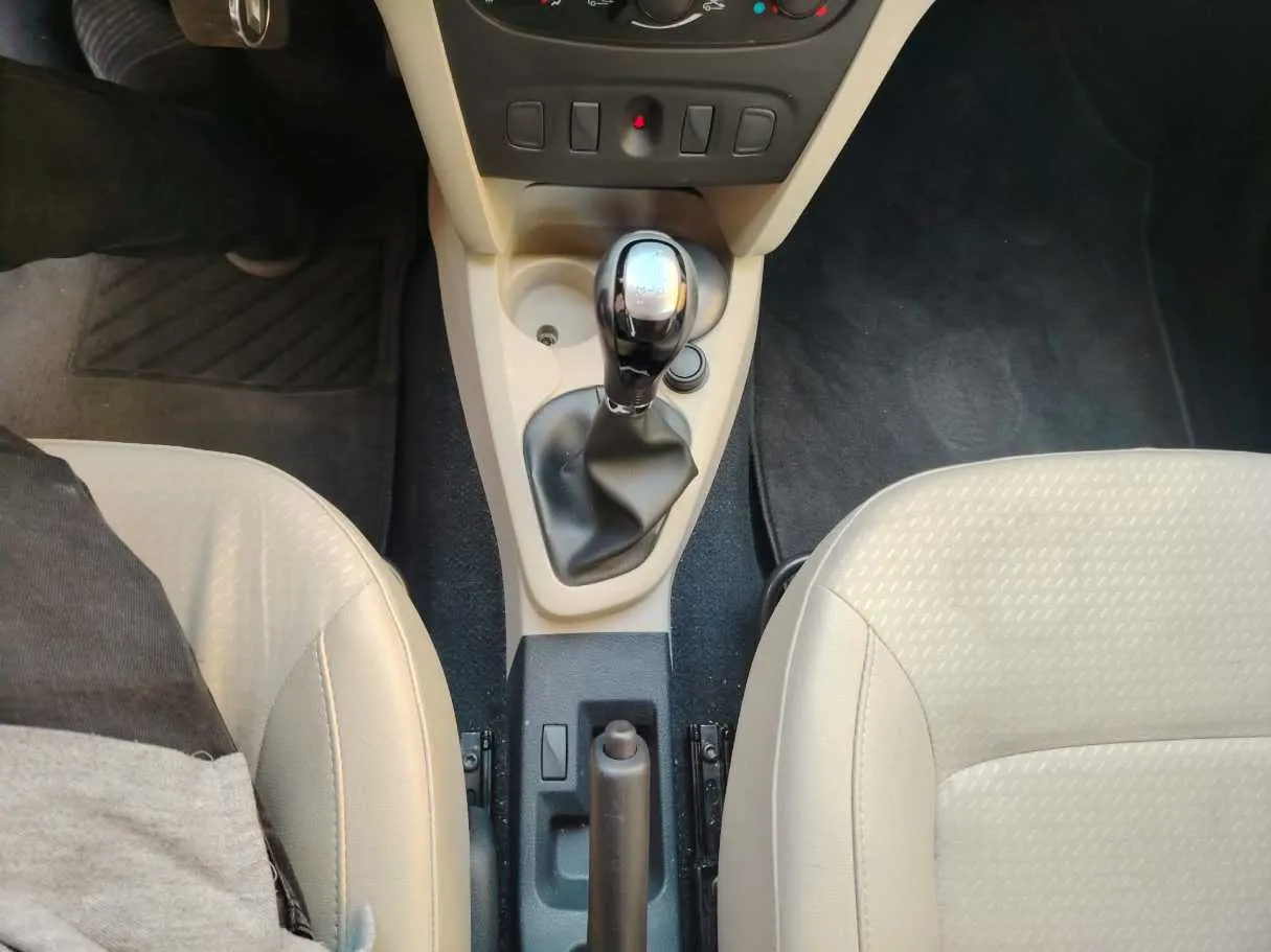 Car image 23