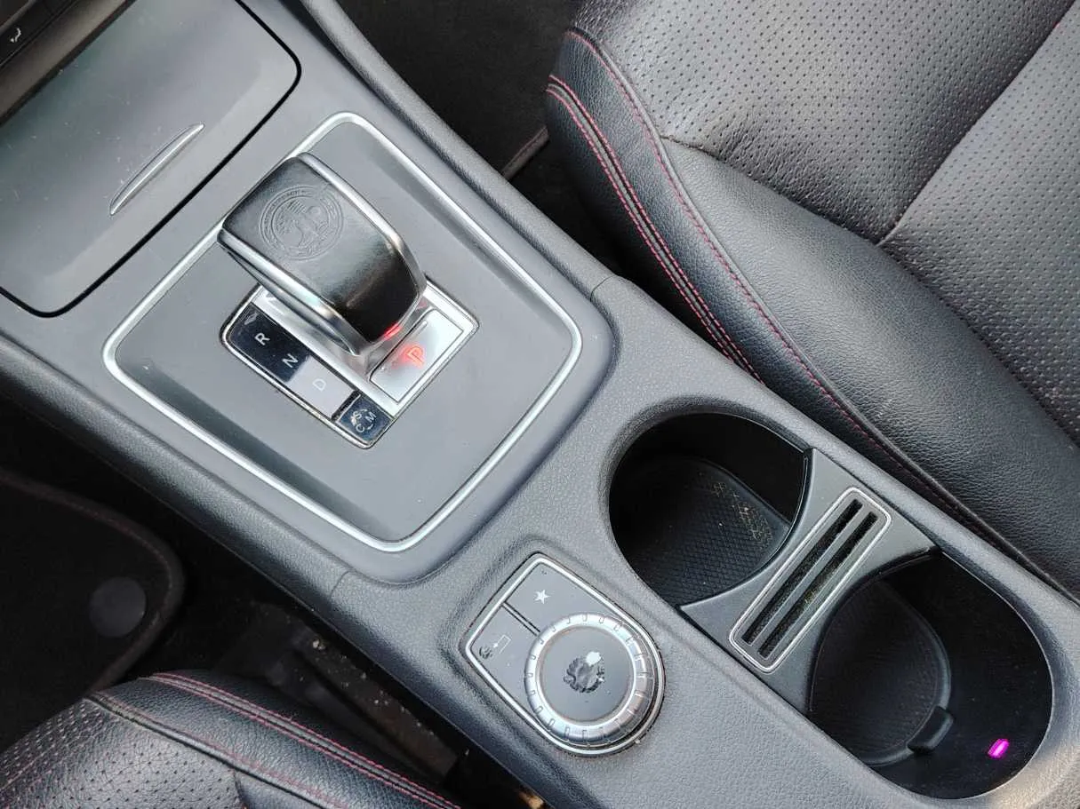 Car image 23