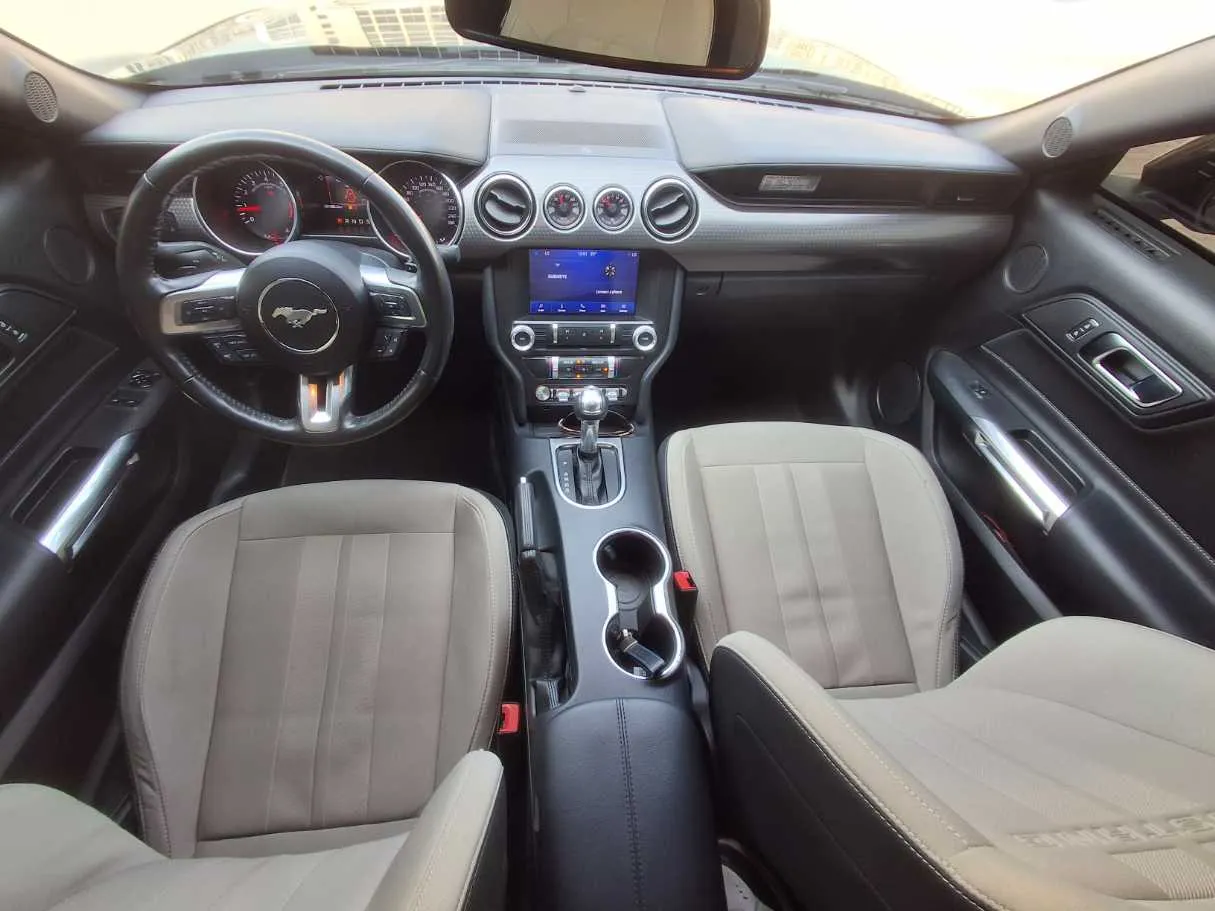 Car image 15