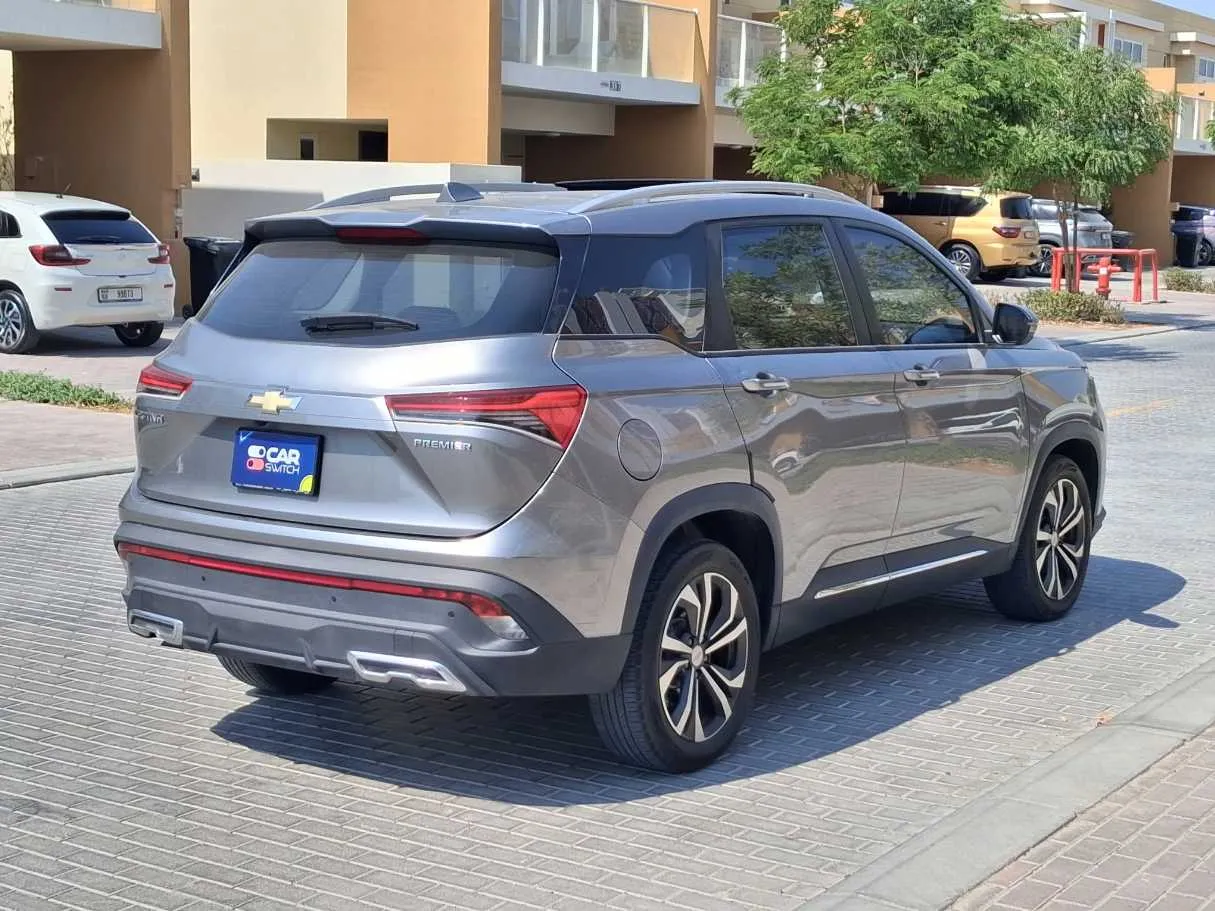 Car image 5