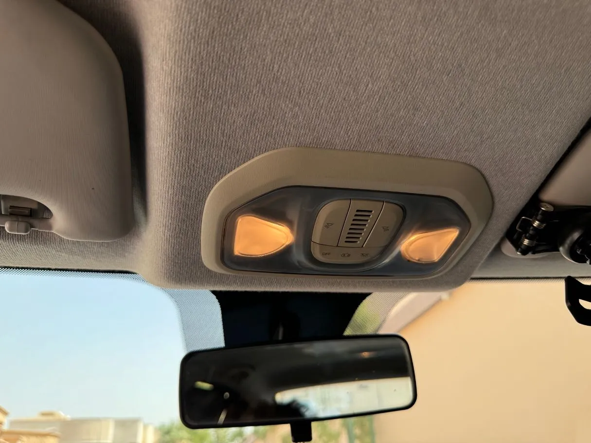 Car image 24