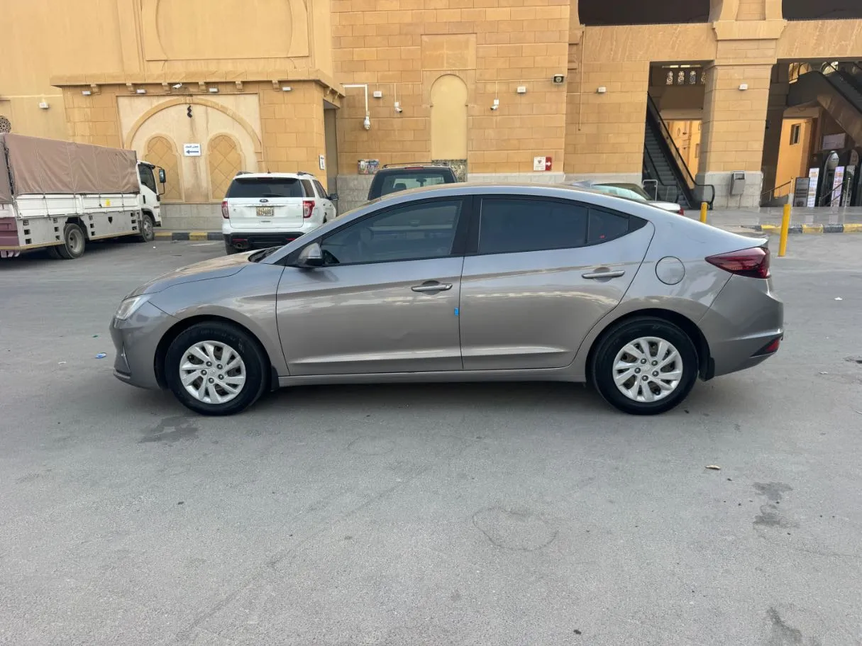 Car image 8