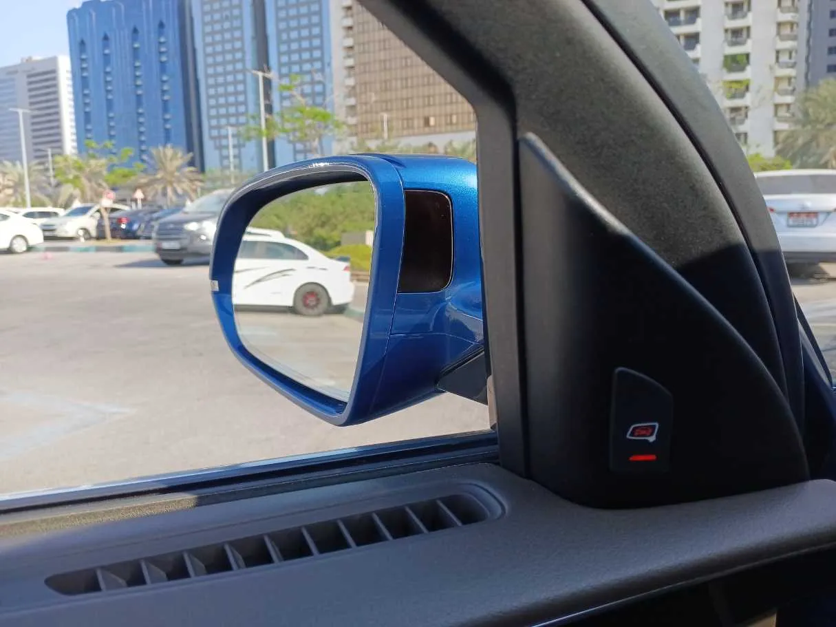 Car image 21