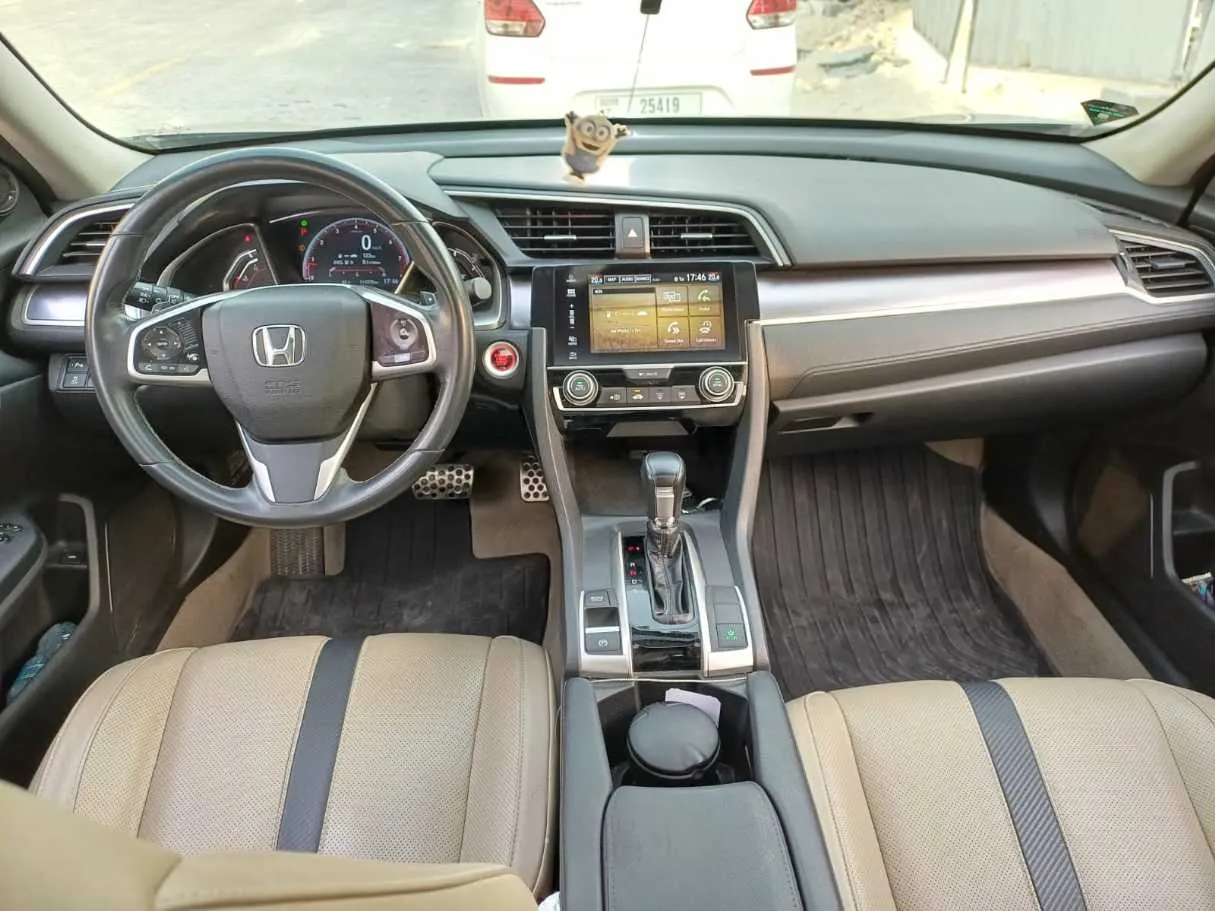 Car image 15