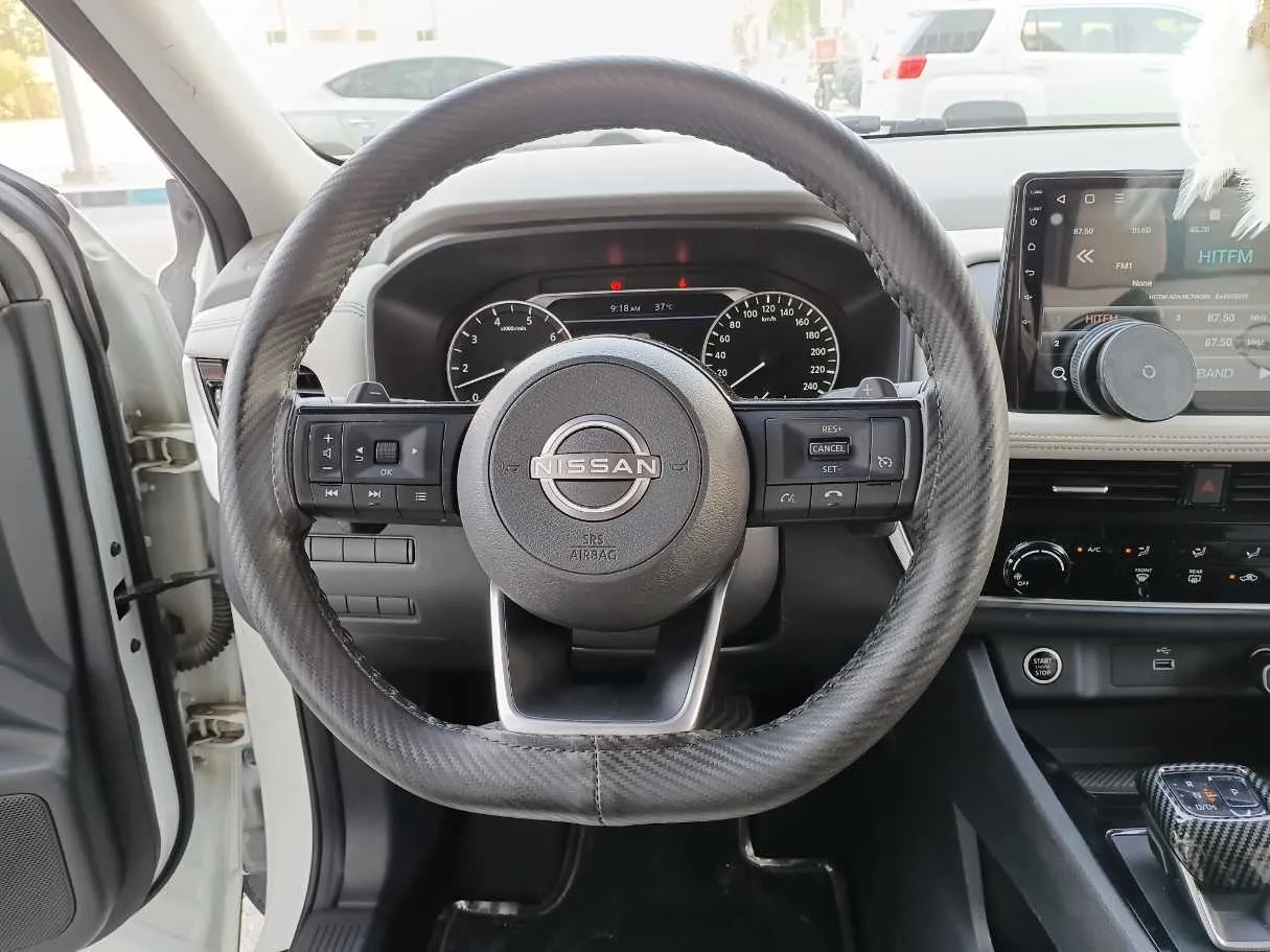Car image 18