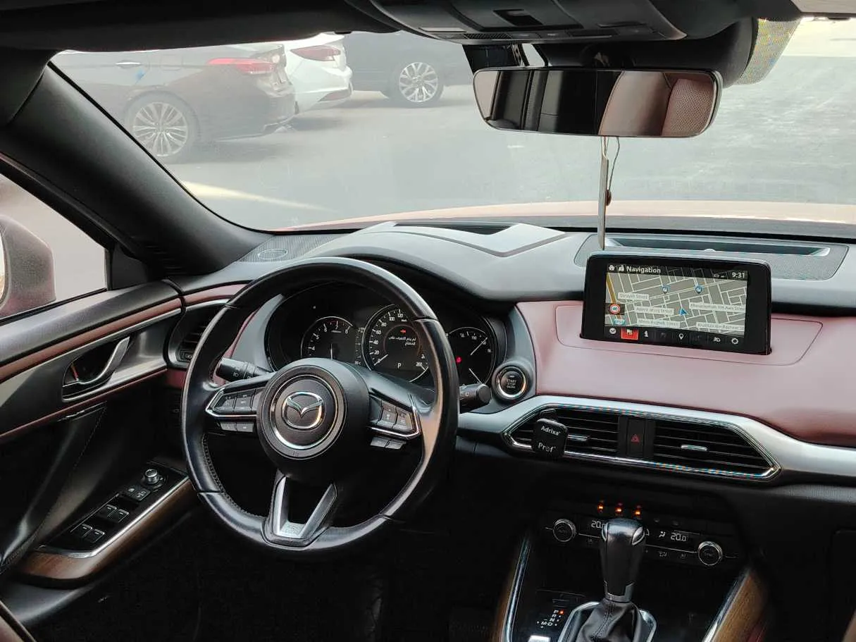 Car image 24