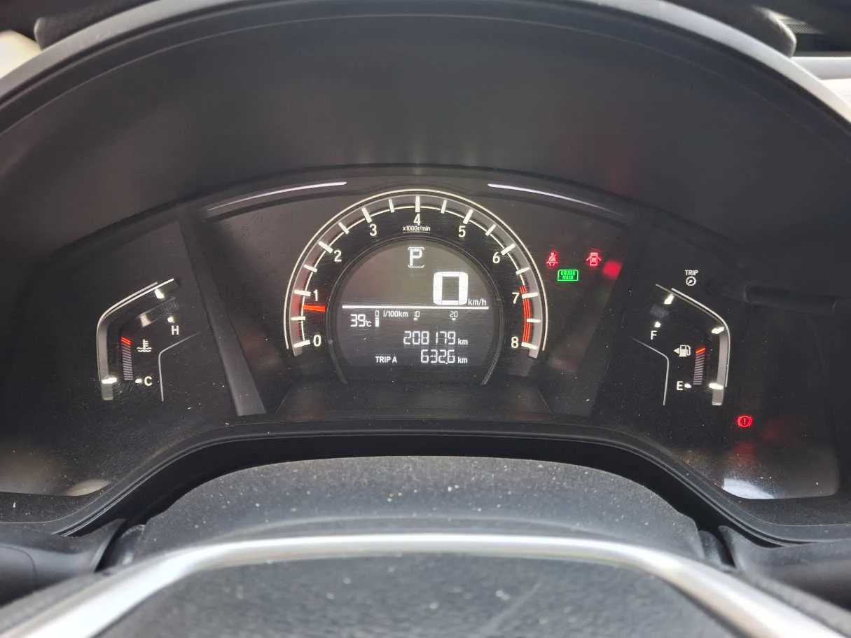 Car image 14
