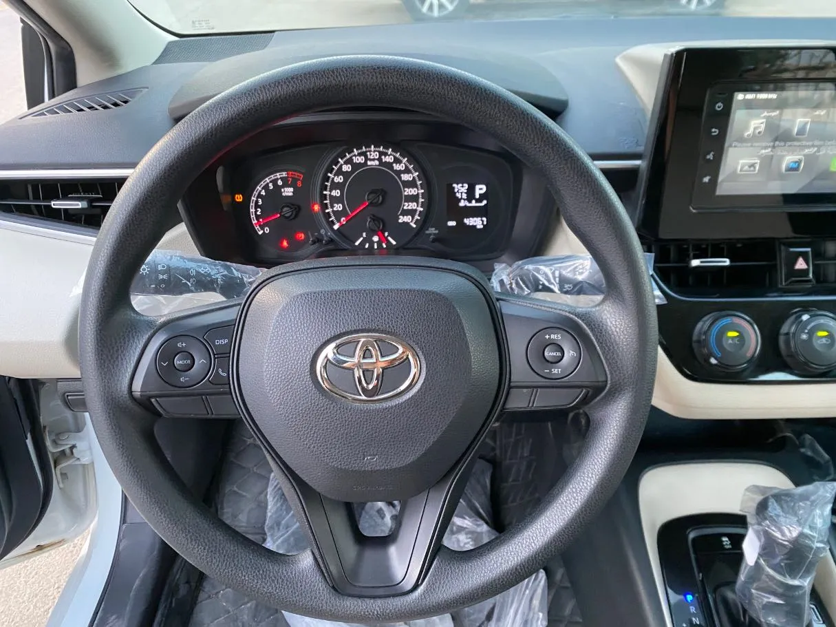 Car image 14