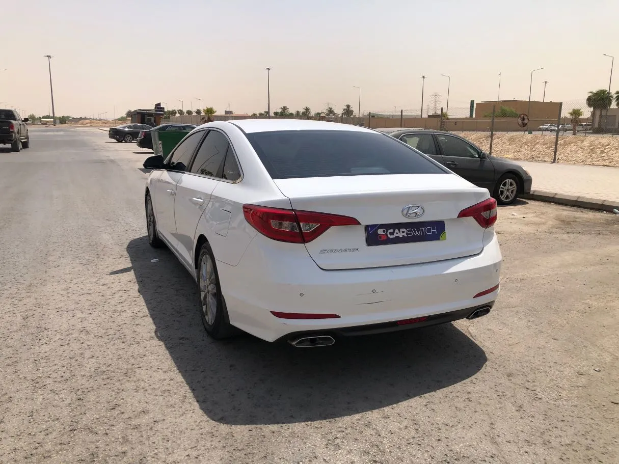Car image 7